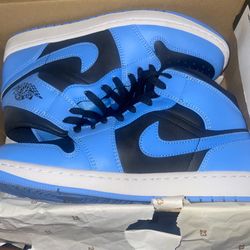 Jordan 1’s baby blue size 8.5 run in men’s brand new