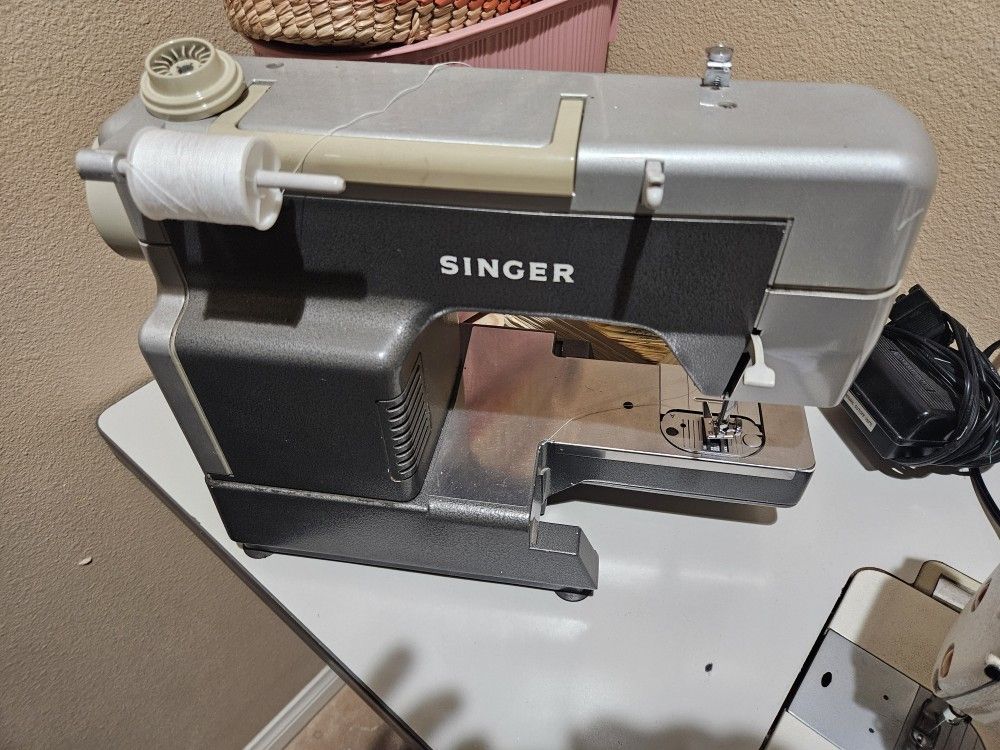 Singer CG-590 Commercial Grade Sewing Machine NEEDS REPAIR