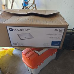 Glacier Bay, White Undermount Sink