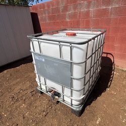 275 Gallon Water Tank 