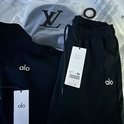 Black Alo Sweatsuit with Quarter Zip