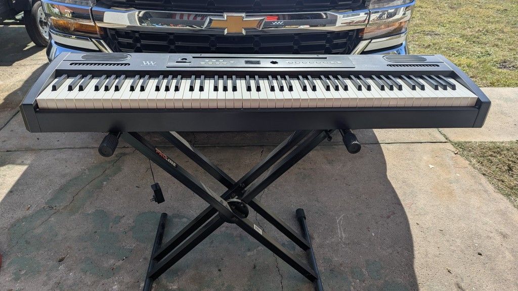 Williams Allegro Electric Keyboard With Stand