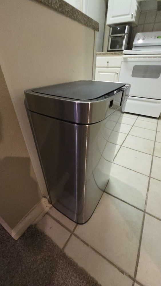 Special $100 Trash Can Hands Free