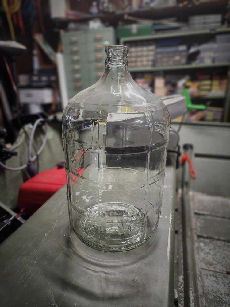 5 gallon glass water jug