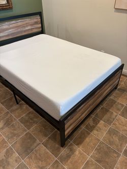 Full size bed with mattress