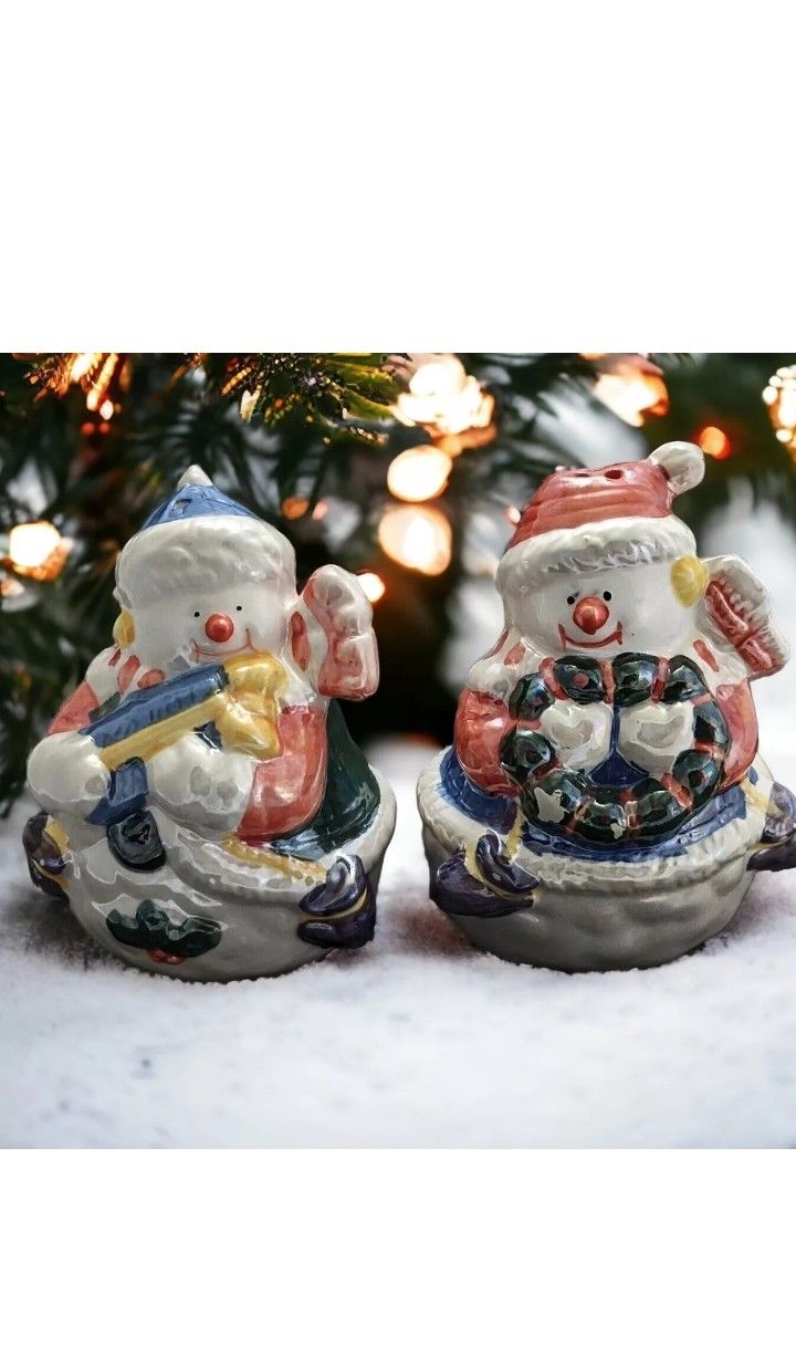 Snowmen Vintage Iridescent Salt and Pepper Shakers Winter Holiday Christmas Kitschy