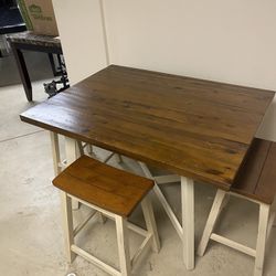 Farmhouse Table And Stools