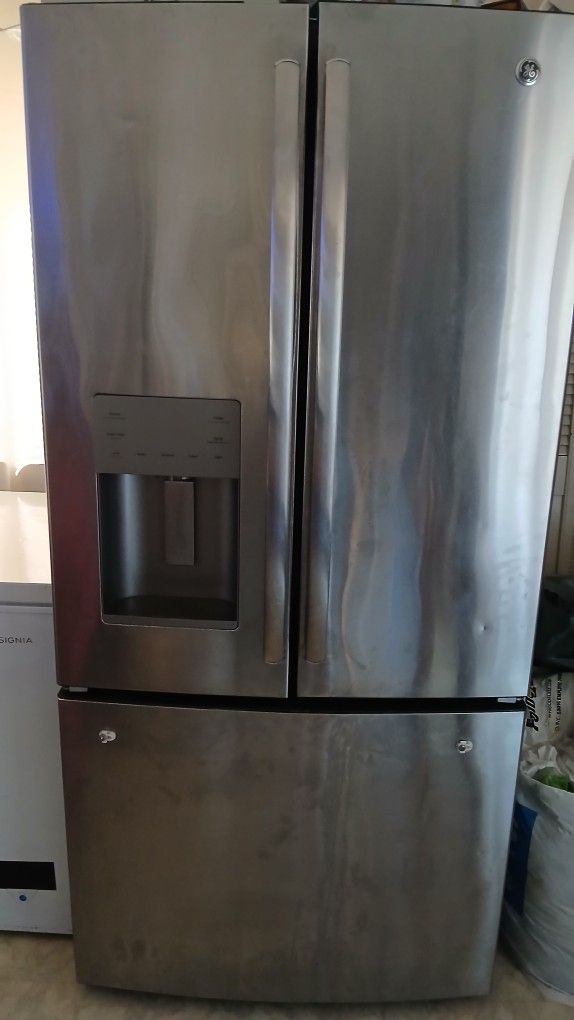 GE Refrigerator