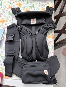 Ergo baby carrier