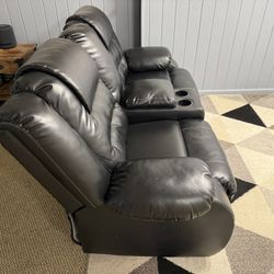 Sofa Black 2 Sits 