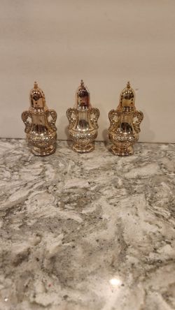 TOWLE Old Master Silver Plated Salt and Pepper Shakers set of 3.