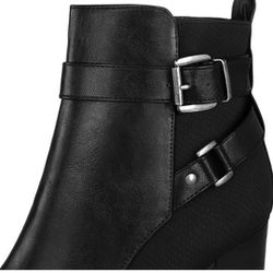 Women Boots Size 11 Color Black