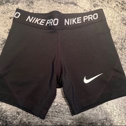 Nike Pro 3” Shorts (kids medium) 