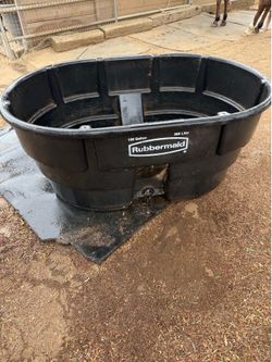 Rubbermaid 150 gallon stock tank