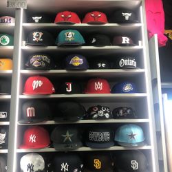 New Era SnapBack Hats 🧢