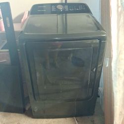 Really Nice And Spacious SAMSUNG dryer