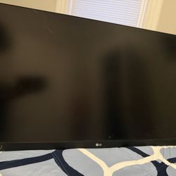 Computer Gaming Set Up 