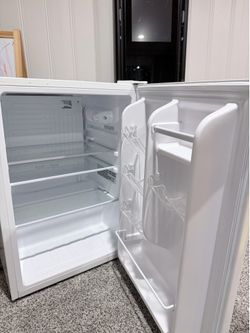 Mini fridge