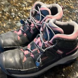KEEN Hiking Boots For Women Size 4