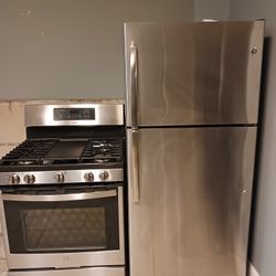 Ge Set Of Stove And Fridge 