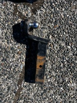 2 3/4 Inch Hitch w/ 2 inch Ball