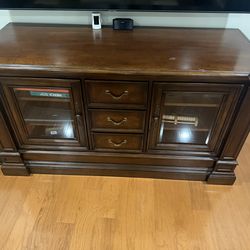 Large Wooden Entertainment Center – Great Condition