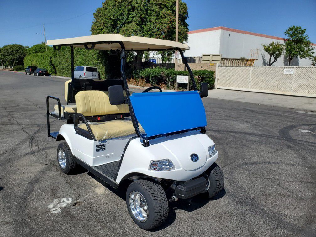 New 2020 white Evolution Golf Cart Classic 4 Seat Street Legal