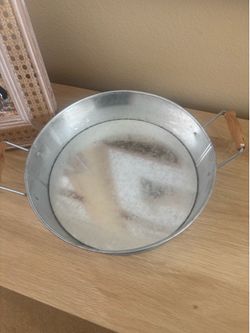Lightweight metal serving tray