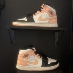 Air Jordan 1 Mid Crimson Tint / Size:11