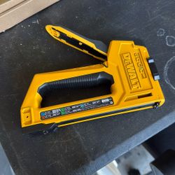 Dewalt Staple Gun