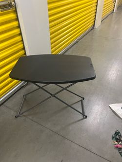 Small tray table