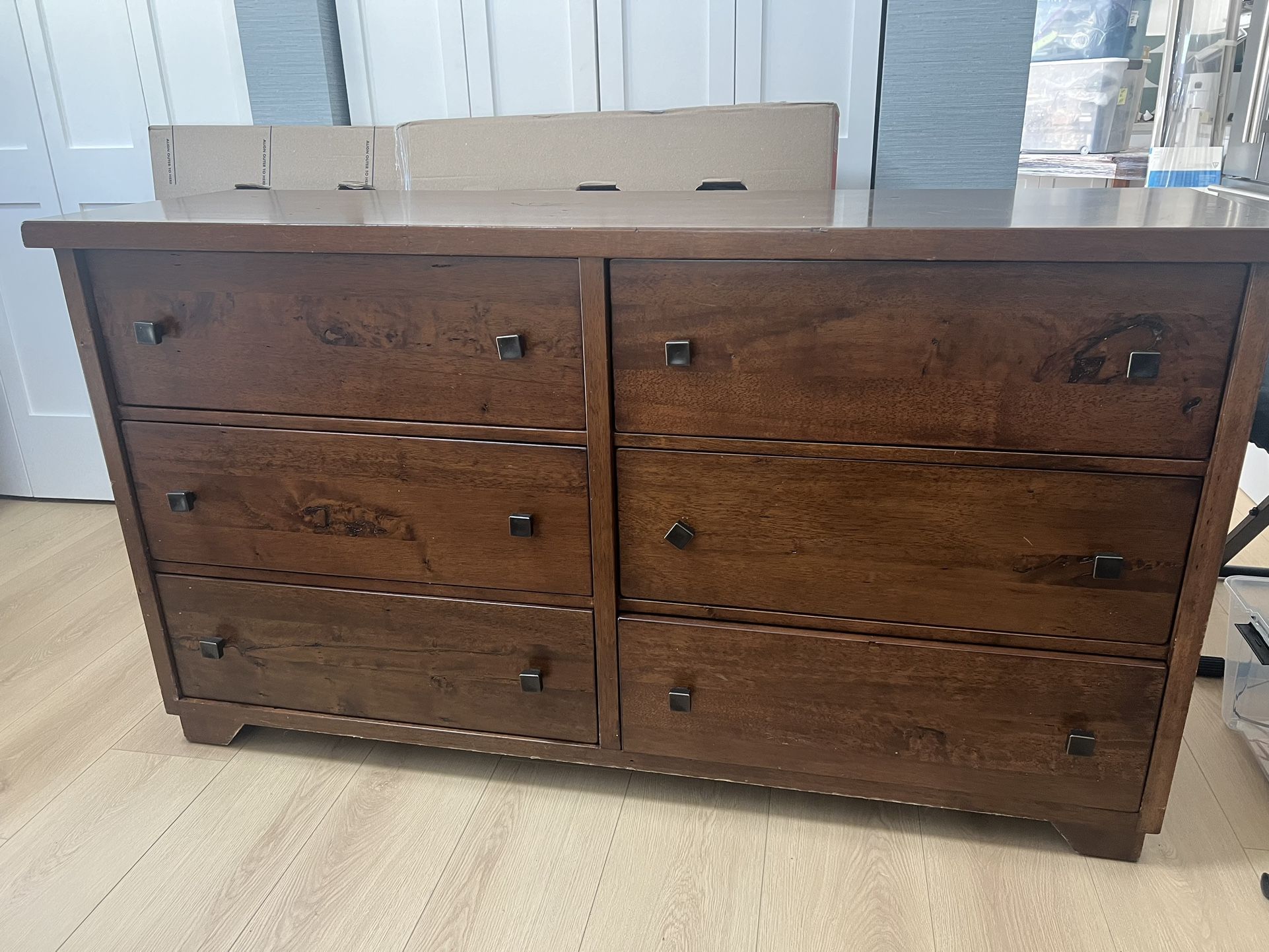 Pottery Barn Sumatra dresser -6 Drawers