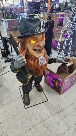 Cursed Clover Halloween decor