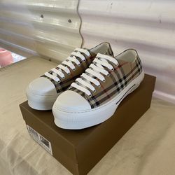 Men Burberry Shoes 