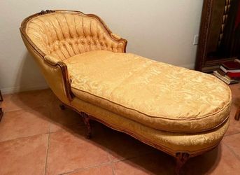 Louis XV-Style Giltwood Chaise Longue - in excellent condition.
