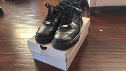 Black Air Force 1 Sz 9 lightly used