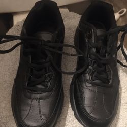 Lnew FILA Leather Shoes Size 8 1/2 Only $25