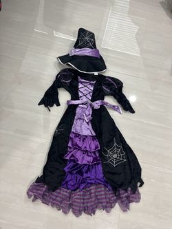 Girl witch costume