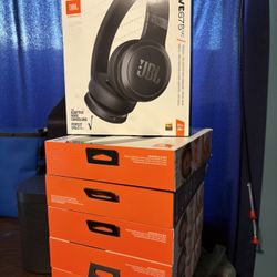 JBL by Harman Live (675nc) Wireless Bluetooth Headphones- Adaptive Noice Canceling- Wireless Built In