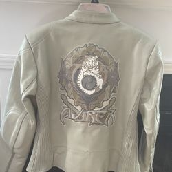 AVIREX COLLECTION. Never Worn Beautiful Leather Jacket, Size L.