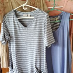 5 Women's Logo Shirts (M)