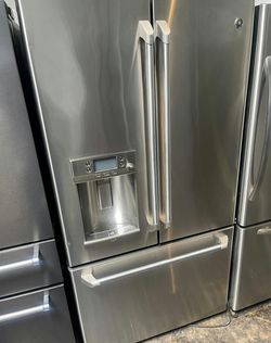GE French Door Stainless Steel Fridge with IceMaker