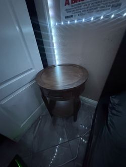 Round wood end table / side table