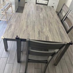 Dinning Table 