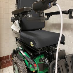 Quatro Edge 3 Electric Wheelchair