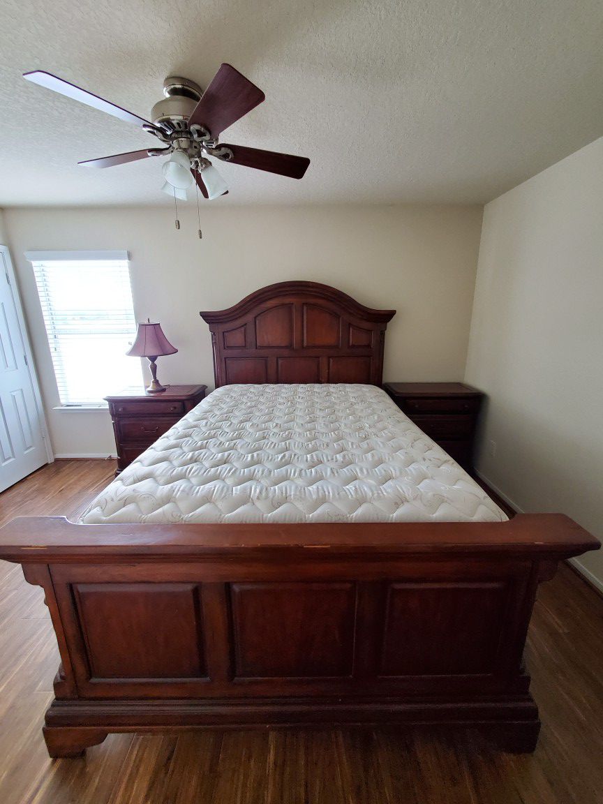 Solid oak queen bedroom set