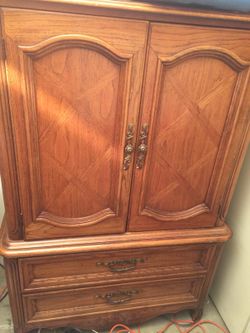 Cabinet in good condition
