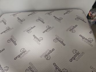 Full size  mattress like new no stains
