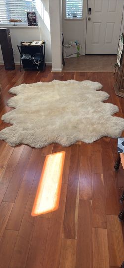 Real 4 pelt sheep skin