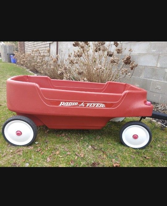 RADIO FLYER WAGON